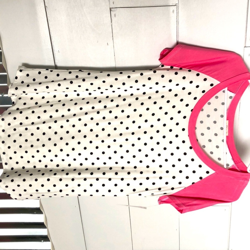 Women’s White shirt w/ Black PolkaDots